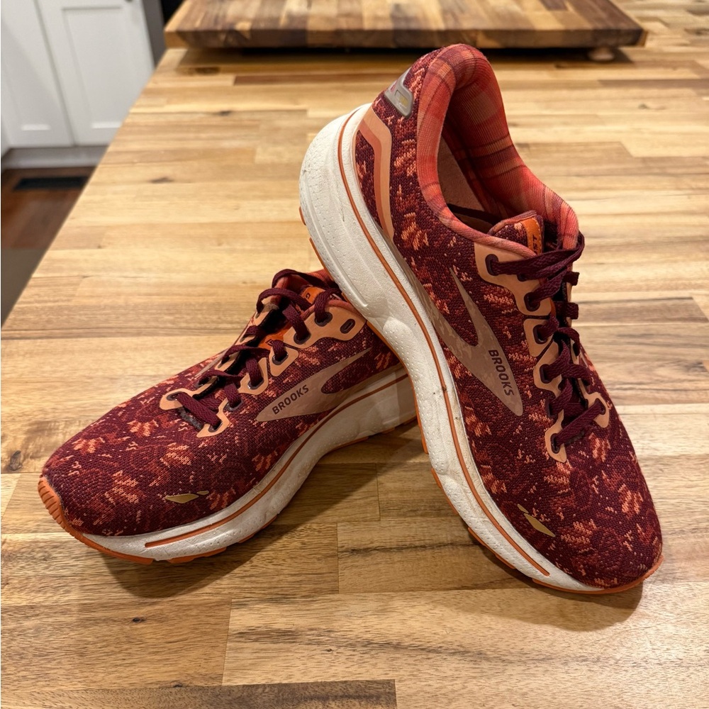 Brooks Women's Red and Orange Athletic Shoes